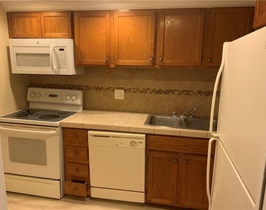 3650 Inverrary Drive - Photo Thumbnail 4