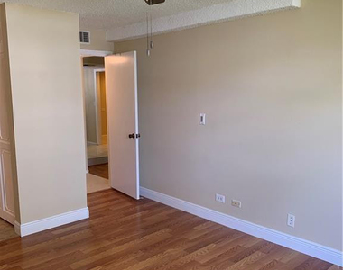 3650 Inverrary Drive - Photo Thumbnail 6