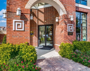 4200 Broadway Avenue - Photo Thumbnail 2
