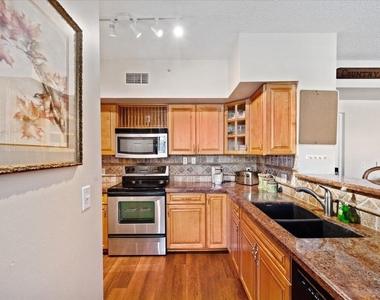 11720 Saint Andrews Place - Photo Thumbnail 4