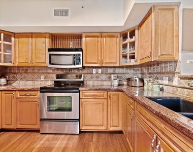 11720 Saint Andrews Place - Photo Thumbnail 7