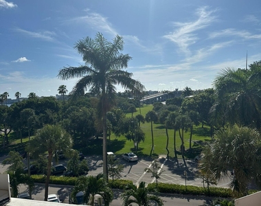 15 S Golfview Road - Photo Thumbnail 2