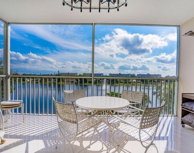 3150 N Course Lane - Photo Thumbnail 9