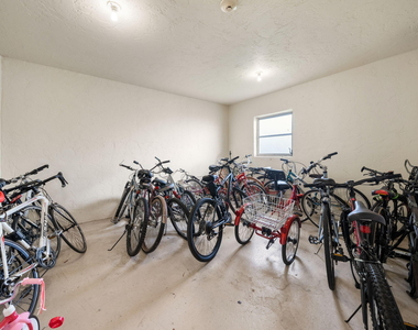 3150 N Course Lane - Photo Thumbnail 23