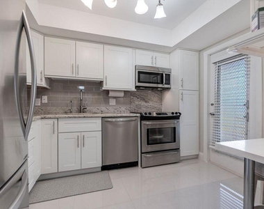 3150 N Course Lane - Photo Thumbnail 14