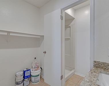 210 Rolston Road - Photo Thumbnail 7