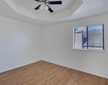 210 Rolston Road - Photo Thumbnail 8