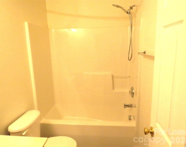 2738 Highland Park Drive - Photo Thumbnail 23