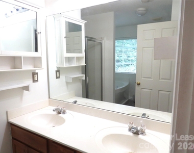2738 Highland Park Drive - Photo Thumbnail 18
