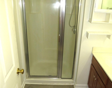 2738 Highland Park Drive - Photo Thumbnail 17