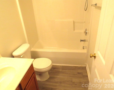 2738 Highland Park Drive - Photo Thumbnail 21