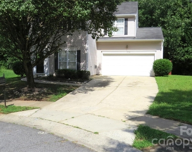 2738 Highland Park Drive - Photo Thumbnail 1
