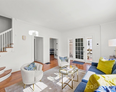 2023 Greenway Avenue - Photo Thumbnail 3