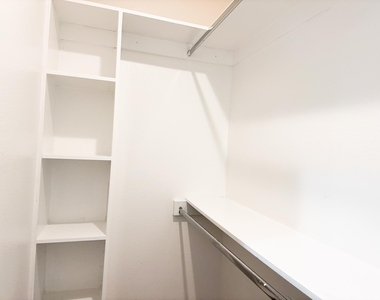 4526 Munger Avenue - Photo Thumbnail 14