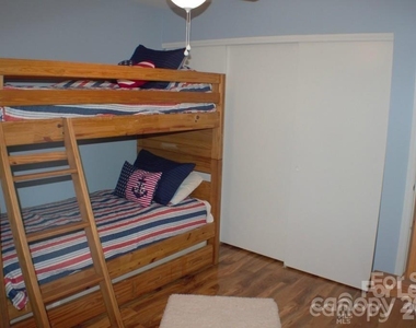 218 Northwest Drive - Photo Thumbnail 9