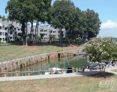 218 Northwest Drive - Photo Thumbnail 15