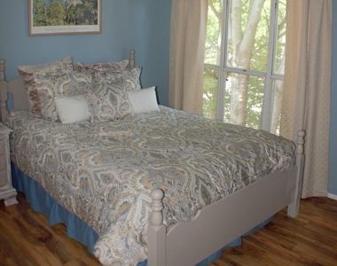 218 Northwest Drive - Photo Thumbnail 8