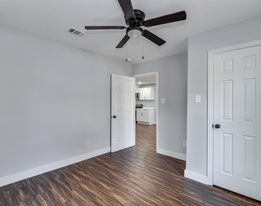 5305 Purdue Avenue - Photo Thumbnail 16