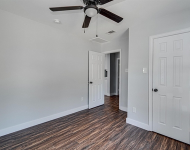 5305 Purdue Avenue - Photo Thumbnail 14