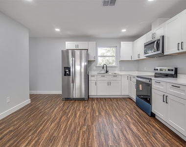 5305 Purdue Avenue - Photo Thumbnail 8