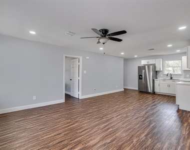 5305 Purdue Avenue - Photo Thumbnail 6