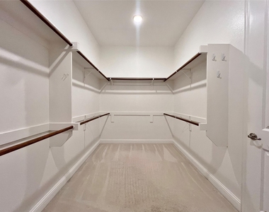 2645 Walnut Creek Lane - Photo Thumbnail 16