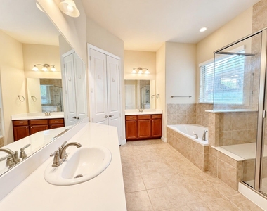 2645 Walnut Creek Lane - Photo Thumbnail 17