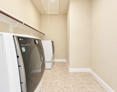 2645 Walnut Creek Lane - Photo Thumbnail 13