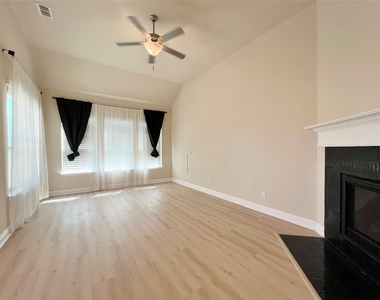 2645 Walnut Creek Lane - Photo Thumbnail 4