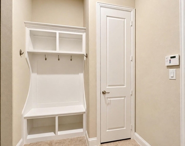 2645 Walnut Creek Lane - Photo Thumbnail 12