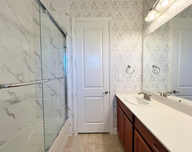 2645 Walnut Creek Lane - Photo Thumbnail 23