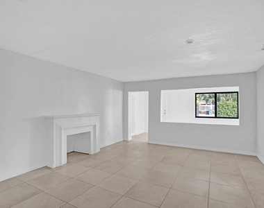 8240 Nw 1st Place - Photo Thumbnail 10