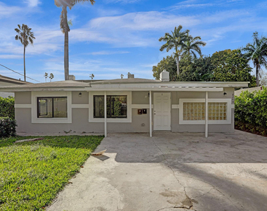 8240 Nw 1st Place - Photo Thumbnail 2