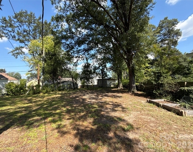 817 Everett Place - Photo Thumbnail 11