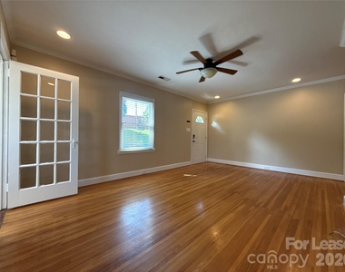 817 Everett Place - Photo Thumbnail 1