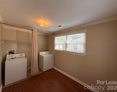 817 Everett Place - Photo Thumbnail 8