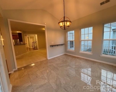 2728 Sunberry Lane Nw - Photo Thumbnail 6