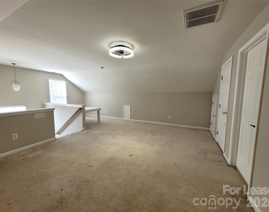 2728 Sunberry Lane Nw - Photo Thumbnail 12