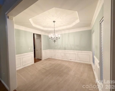 2728 Sunberry Lane Nw - Photo Thumbnail 2
