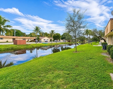 416 Lakeside Drive - Photo Thumbnail 14