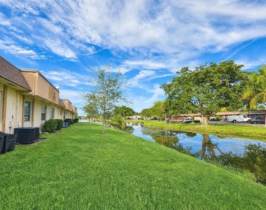 416 Lakeside Drive - Photo Thumbnail 13