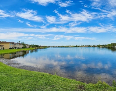 416 Lakeside Drive - Photo Thumbnail 16