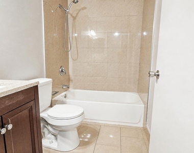 416 Lakeside Drive - Photo Thumbnail 10