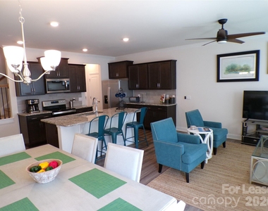 63 Creekview Road - Photo Thumbnail 6