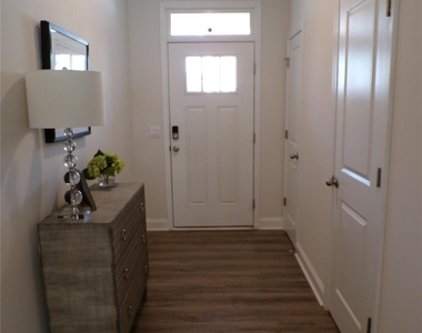 63 Creekview Road - Photo Thumbnail 2