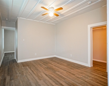 326 W Sears Street - Photo Thumbnail 4