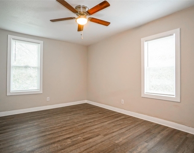 326 W Sears Street - Photo Thumbnail 1