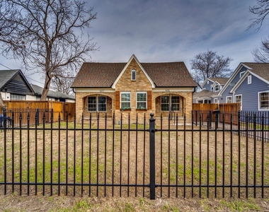 607 W Page Avenue - Photo Thumbnail 6