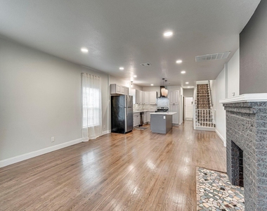 607 W Page Avenue - Photo Thumbnail 10