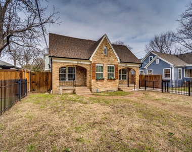 607 W Page Avenue - Photo Thumbnail 2